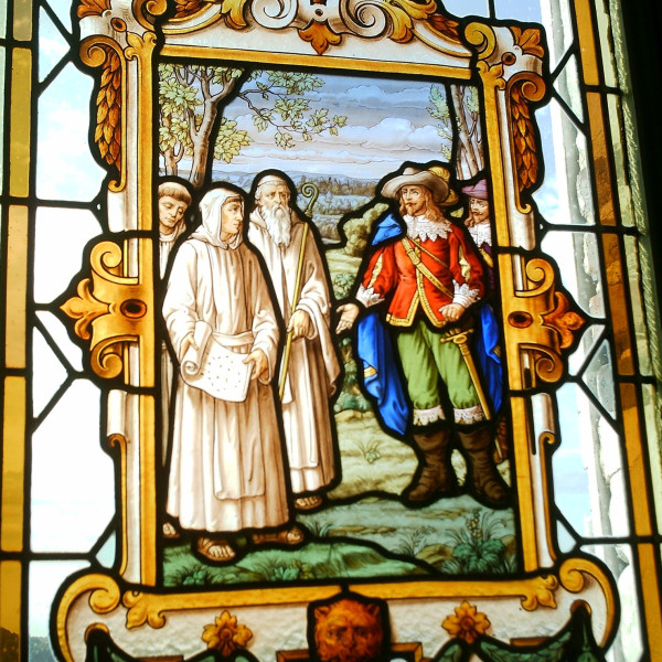 Vitrail Représentation libre de Gilles Renard sur un vitrail du château – Atelier Clavier Paris 1905